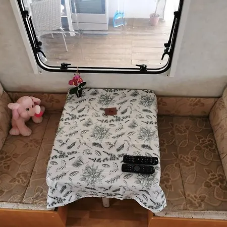 Sea Caravan On The Κάμπινγκ *