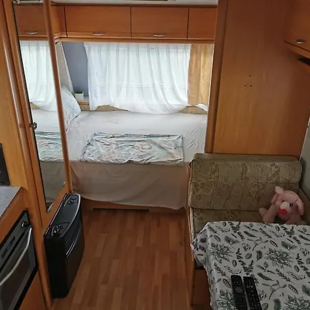 Κάμπινγκ Sea Caravan On The *