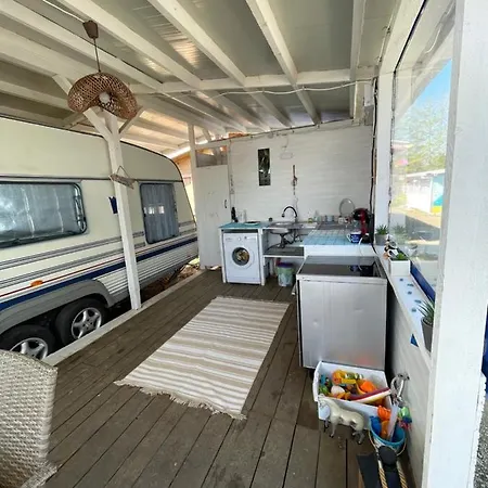 Sea Caravan On The Κάμπινγκ *