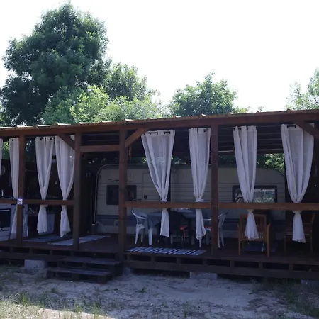Sea Caravan On The Κάμπινγκ *