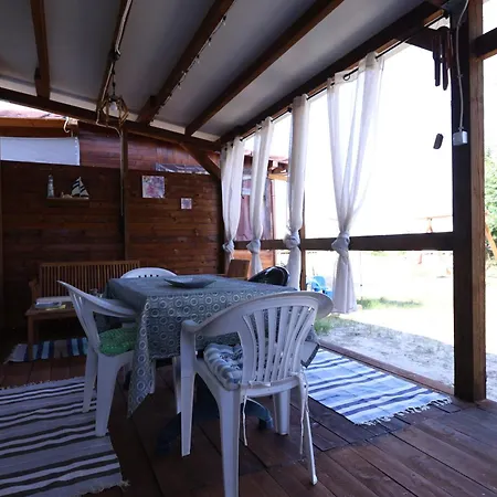 Κάμπινγκ Sea Caravan On The *