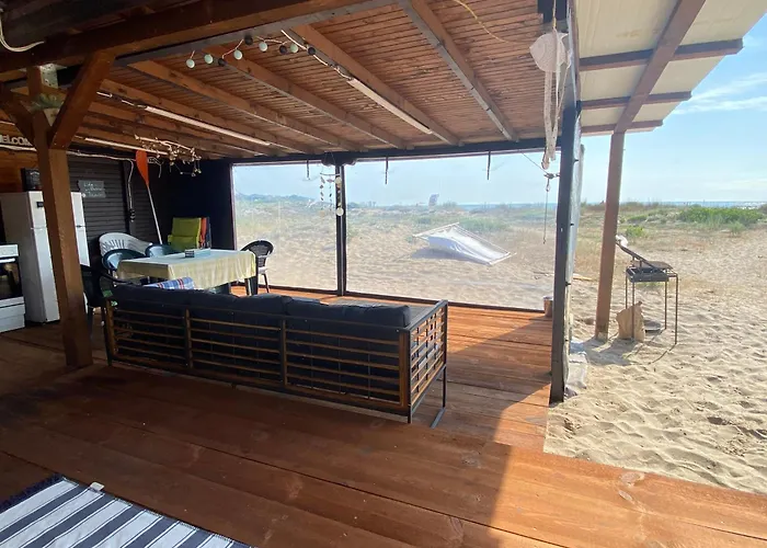 אתר קמפינג Sea Caravan On The *