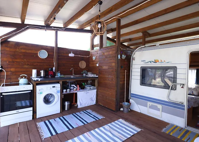 אתר קמפינג Sea Caravan On The *